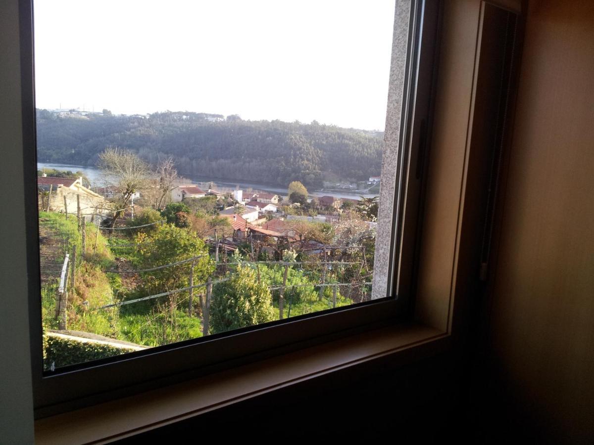 Com O Douro A Vista Bed and Breakfast Jovim Exteriör bild